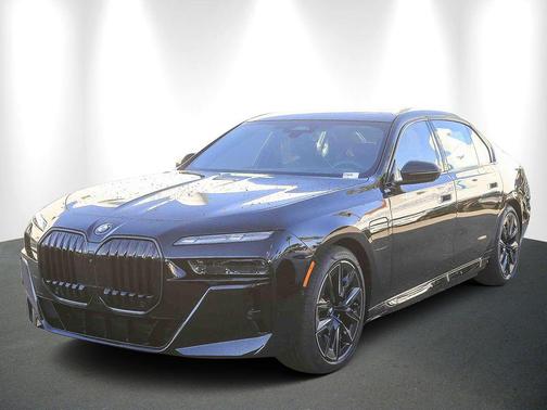 Black Sapphire Metallic 2026 BMW 750e i xDrive