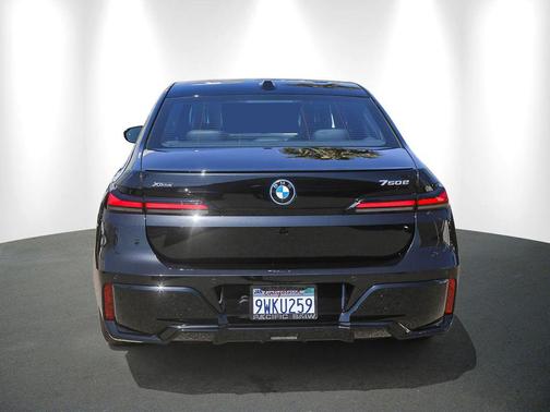 Black Sapphire Metallic 2026 BMW 750e i xDrive