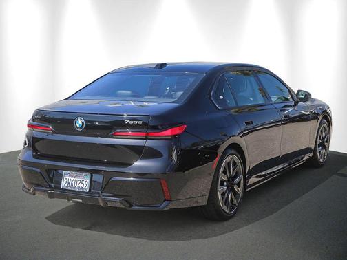 Black Sapphire Metallic 2026 BMW 750e i xDrive