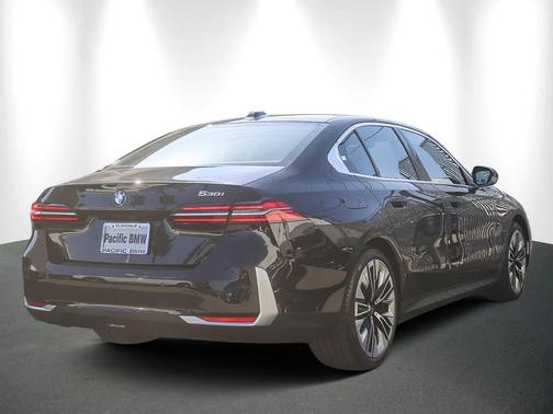 2025 BMW 530 i