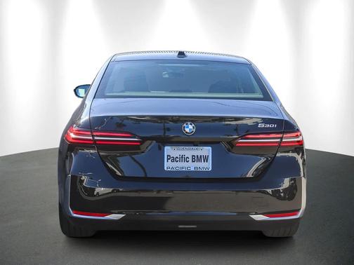 2025 BMW 530 i