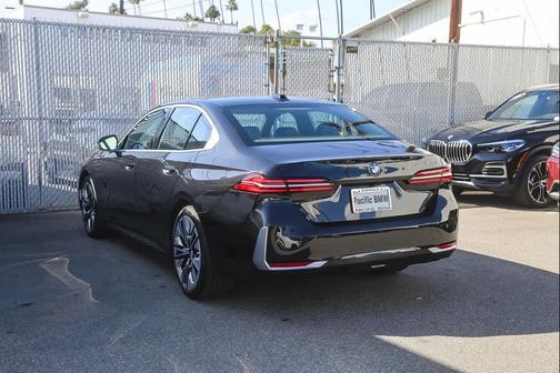 2025 BMW 530 i