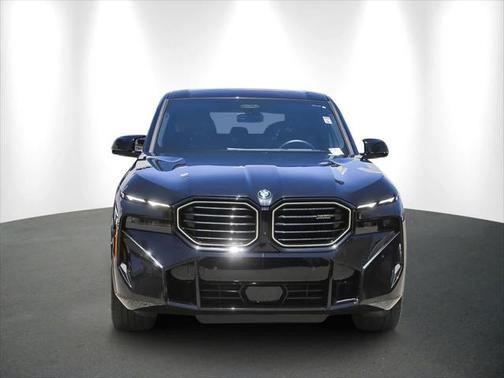 2023 BMW XM Base (A8)