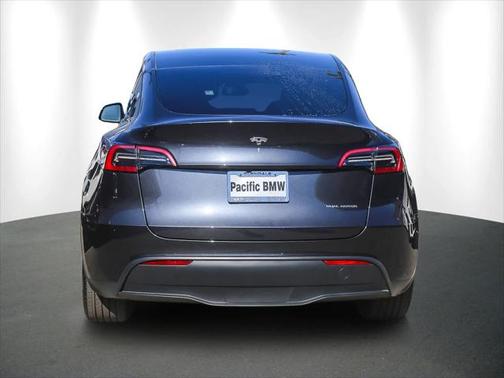 2024 Tesla Model Y Long Range Dual Motor All-Wheel Drive