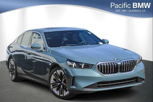 2025 BMW 540 i xDrive