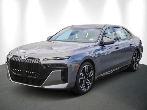 2026 BMW 750e i xDrive