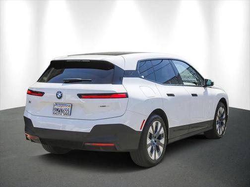 2025 BMW iX xDrive50