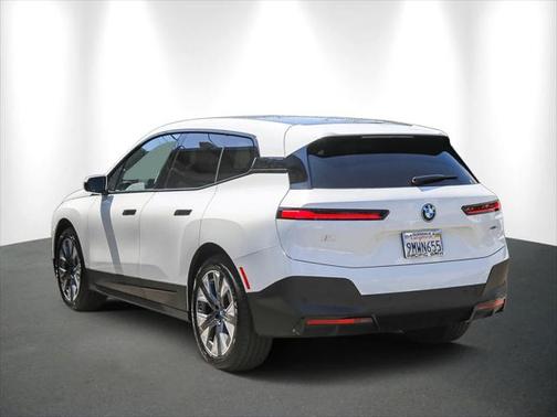 2025 BMW iX xDrive50