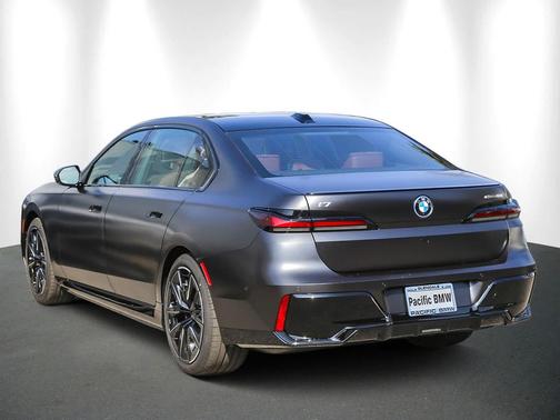 2025 BMW i7 eDrive50
