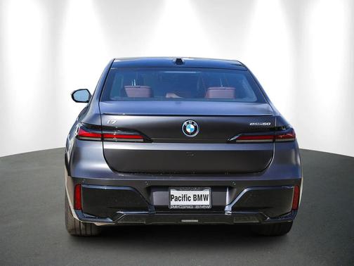 2025 BMW i7 eDrive50