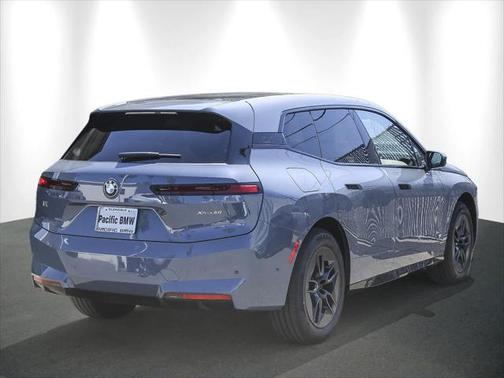2026 BMW iX xDrive60