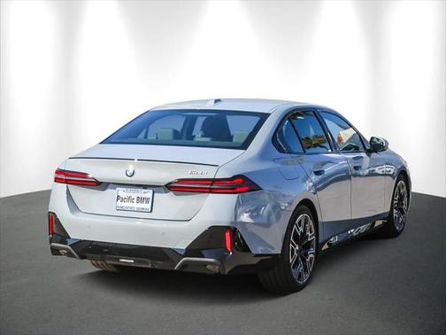 2025 BMW 530 i