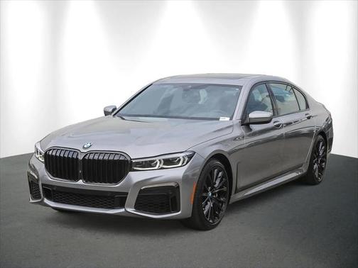 2022 BMW 740 i