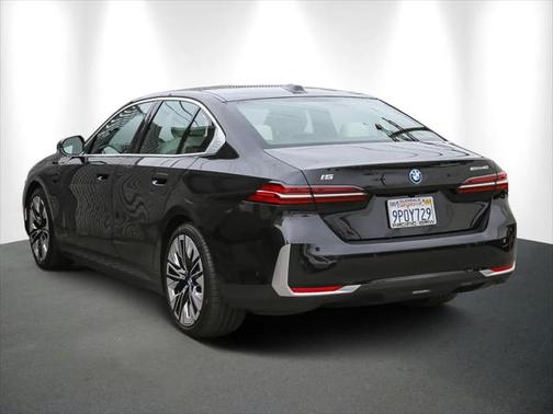 2025 BMW i5 eDrive40