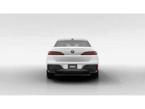 2025 BMW 740 i