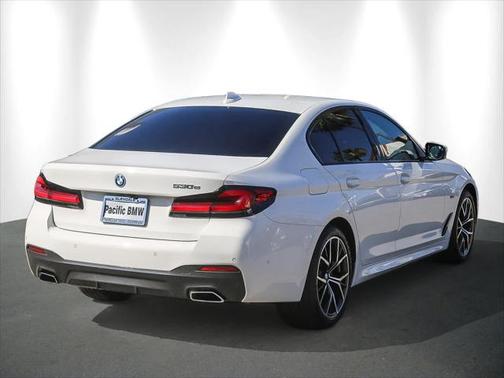2022 BMW 530e Base