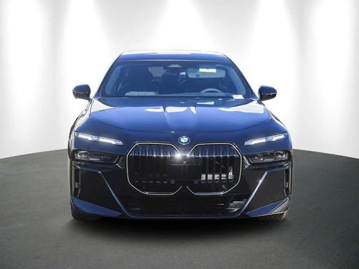 2026 BMW 760 xDrive