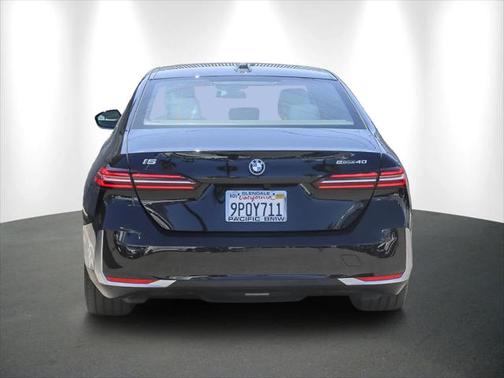 2025 BMW i5 eDrive40