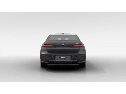 2025 BMW 740 i