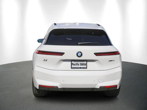 2026 BMW iX xDrive45