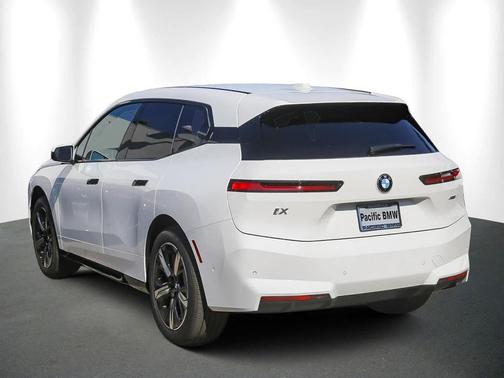 2026 BMW iX xDrive45