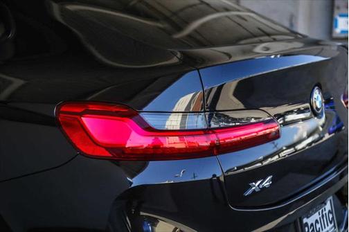 2025 BMW X4 xDrive30i
