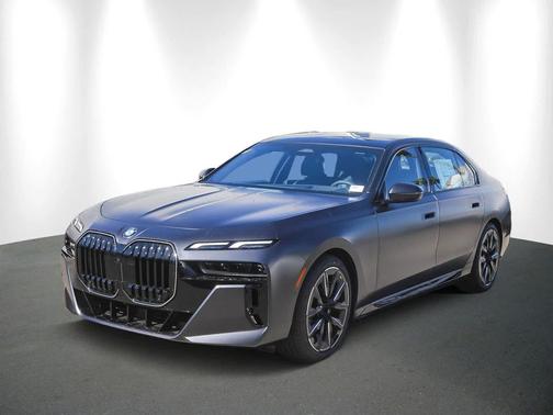 2026 BMW 740 i