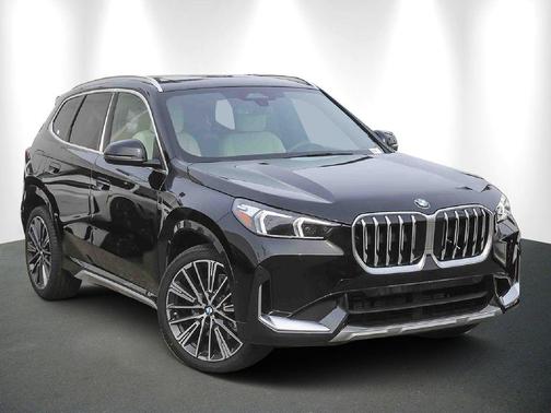 Black Sapphire Metallic 2026 BMW X1 xDrive28i