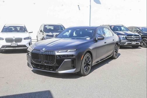 2026 BMW 740 i