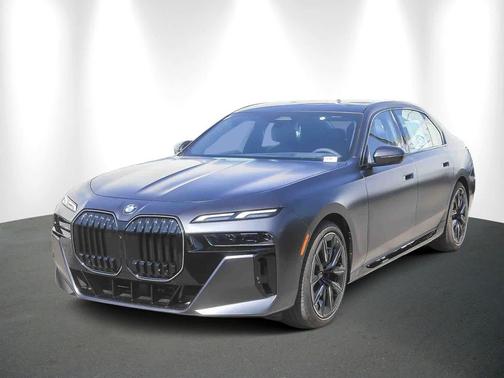 2026 BMW 740 i