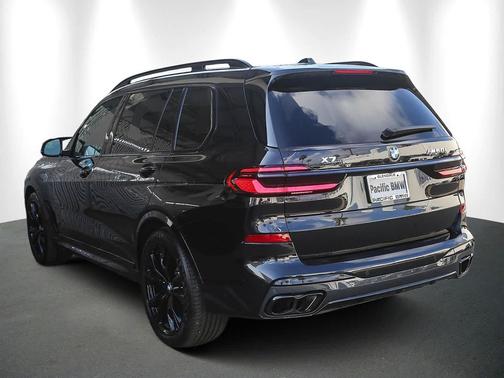 2026 BMW X7 M60i