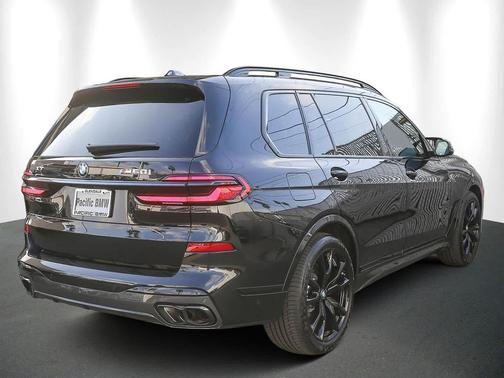 2026 BMW X7 M60i