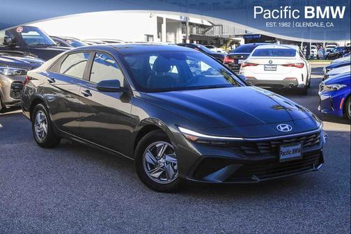 2024 Hyundai ELANTRA SE