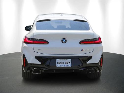 2025 BMW X4 M40i