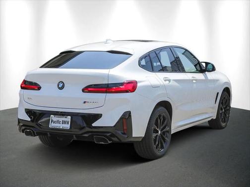2025 BMW X4 M40i