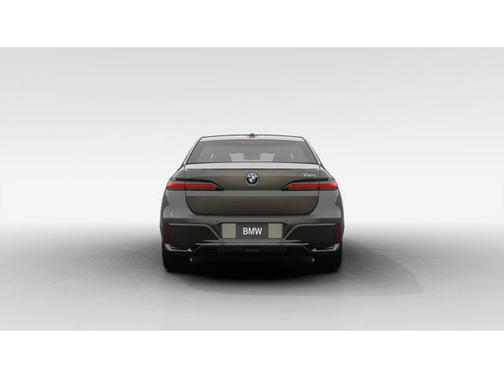 2025 BMW 740 i