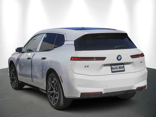 2026 BMW iX xDrive60