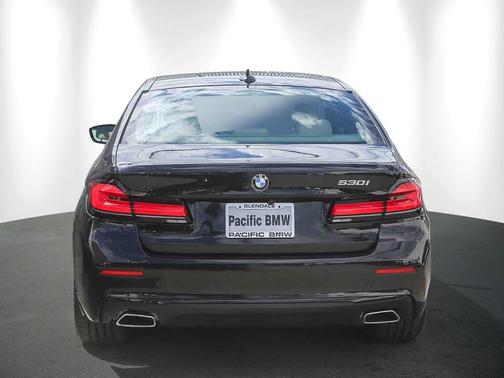 2022 BMW 530 i