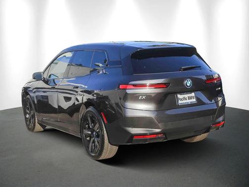 2025 BMW iX xDrive50