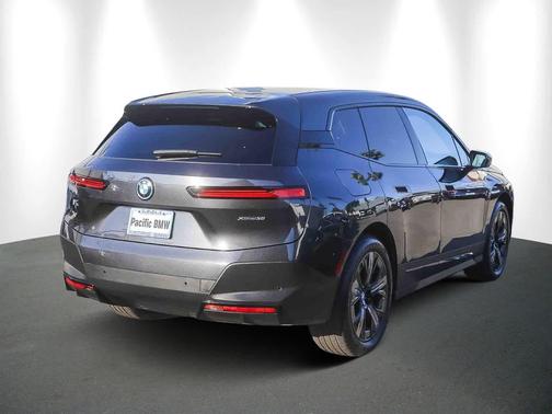 2025 BMW iX xDrive50