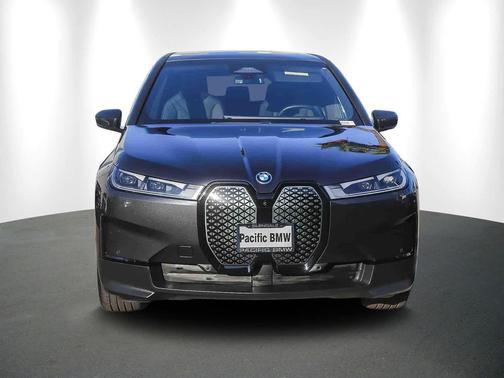 2025 BMW iX xDrive50