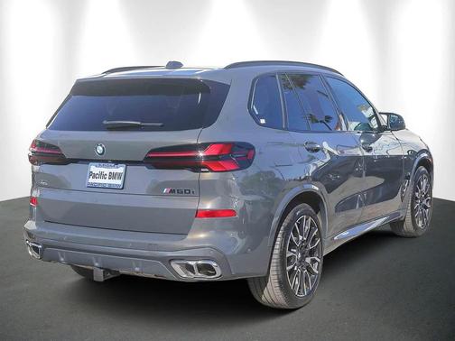 2025 BMW X5 M60i