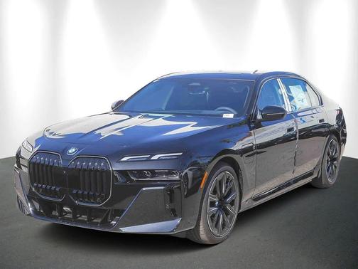 2026 BMW 750e i xDrive