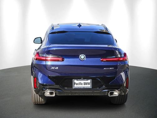 2025 BMW X4 xDrive30i