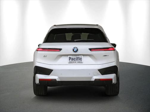 2025 BMW iX xDrive50