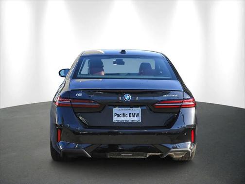 2025 BMW i5 eDrive40