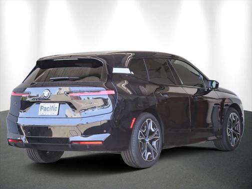 2025 BMW iX M60