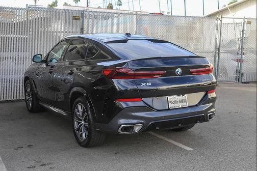 2025 BMW X6 xDrive40i