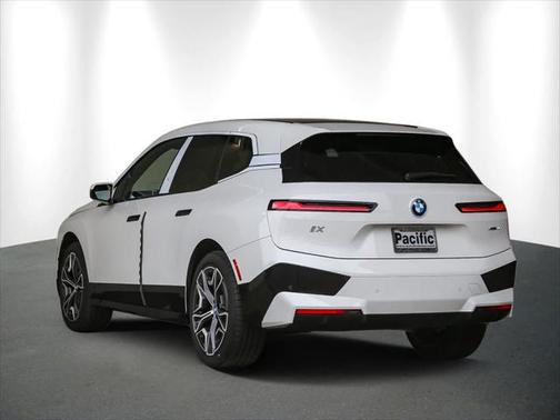 2025 BMW iX xDrive50
