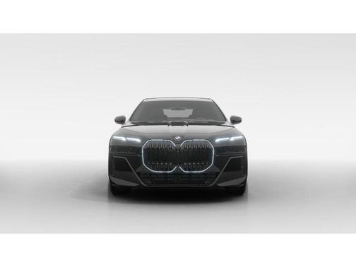 2025 BMW 740 i